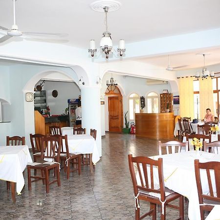 Hotel Alpine Vlore Luaran gambar