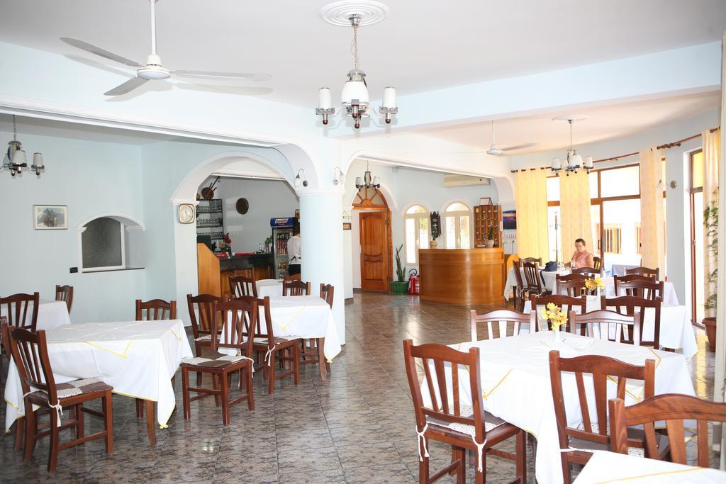 Hotel Alpine Vlore Luaran gambar