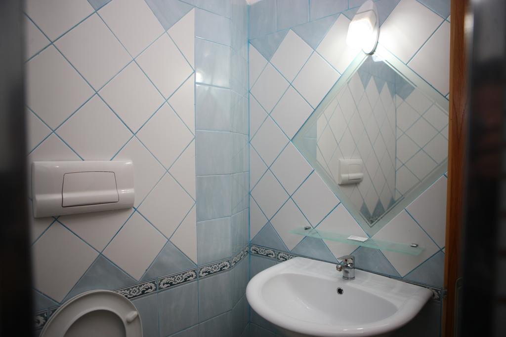 Hotel Alpine Vlore Bilik gambar
