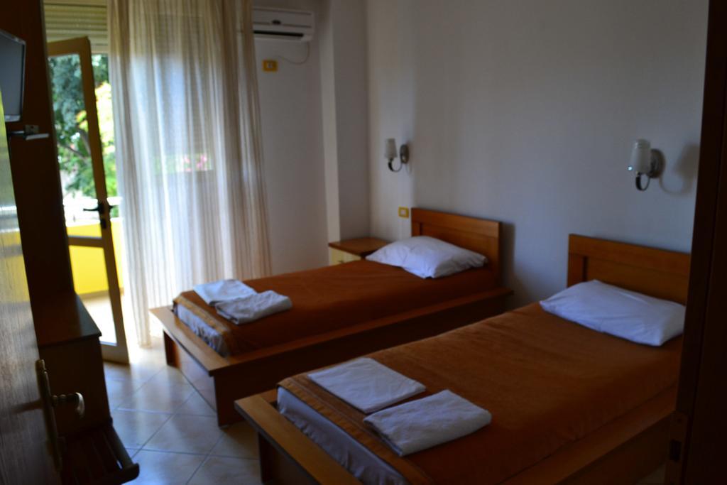 Hotel Alpine Vlore Bilik gambar