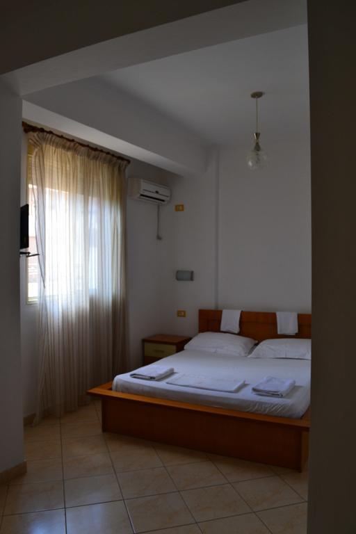 Hotel Alpine Vlore Bilik gambar