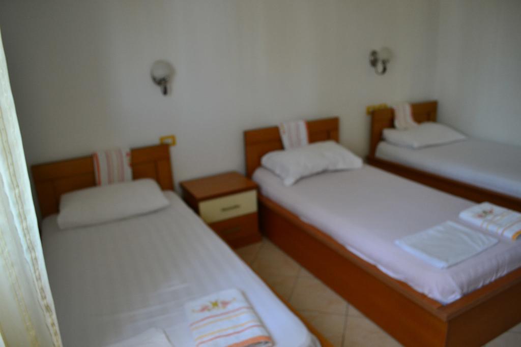 Hotel Alpine Vlore Bilik gambar
